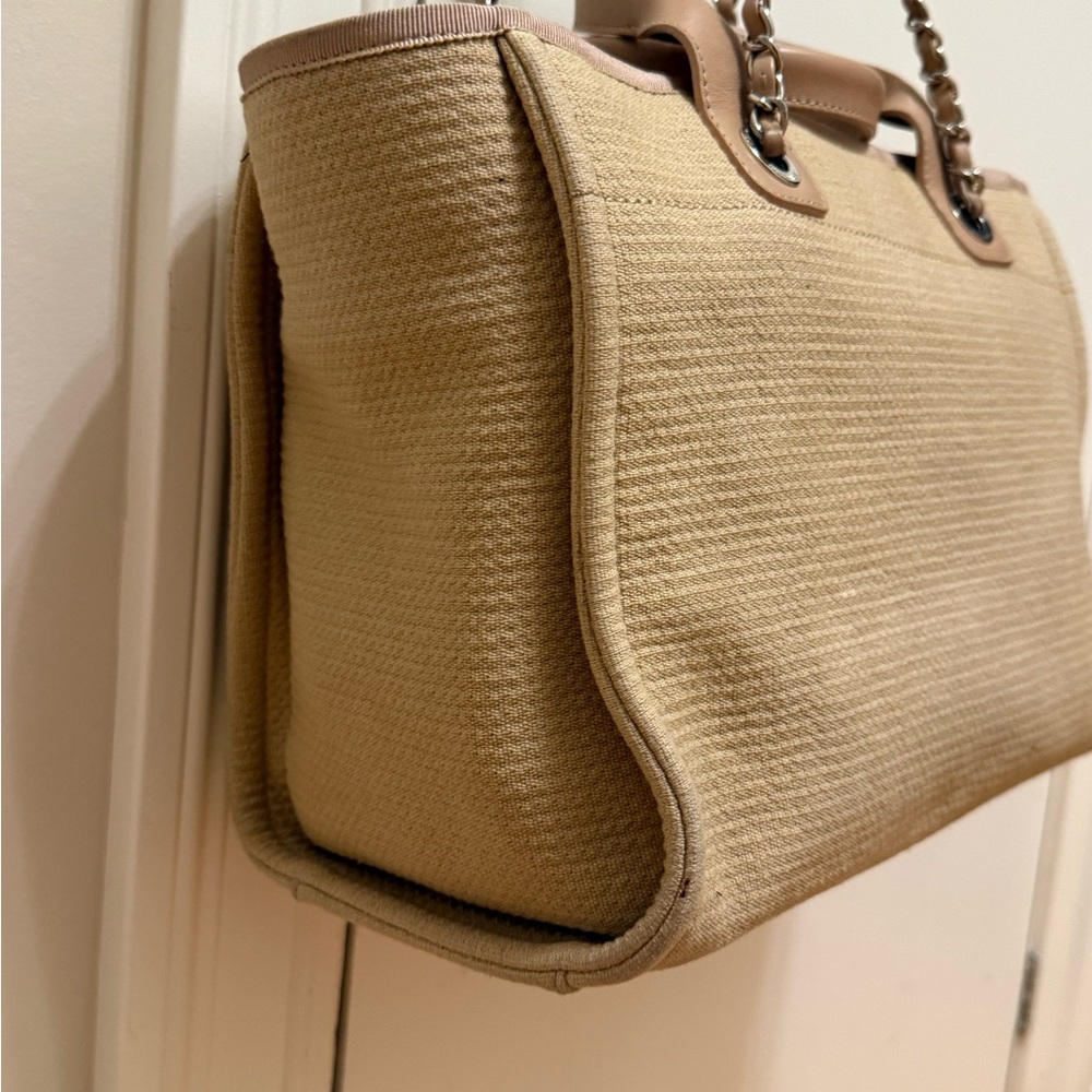 CHANEL Small Deauville Tote in beige - Picture 8 of 16